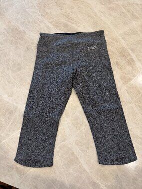 Lorna Jane Marled Gray 3/4 Capri Leggings